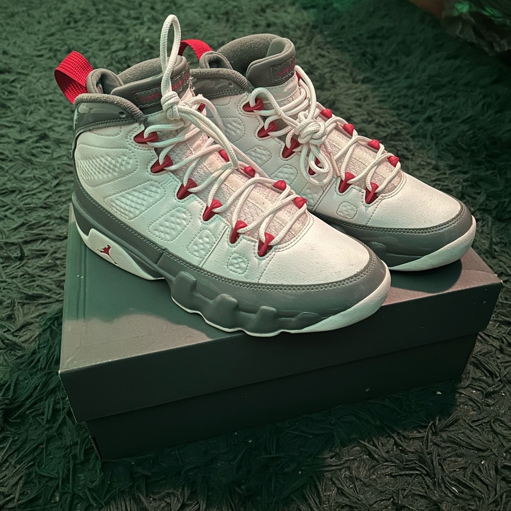 Fire red 9’s size 9